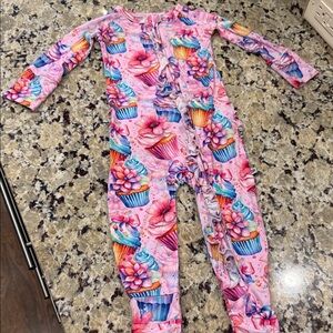 Bums and Roses Cupcake Zippy